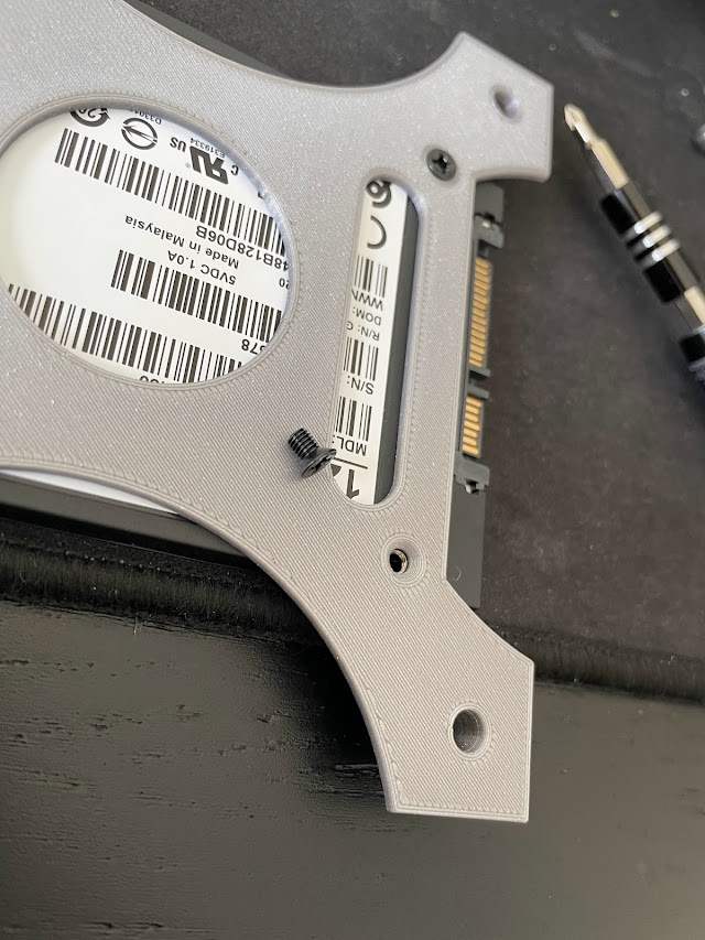 SSD mounted inside the riser area.